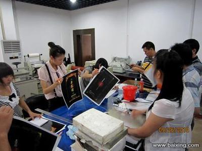 莘莊廣告印刷服務全指南 圖文設計與噴繪裝訂一覽